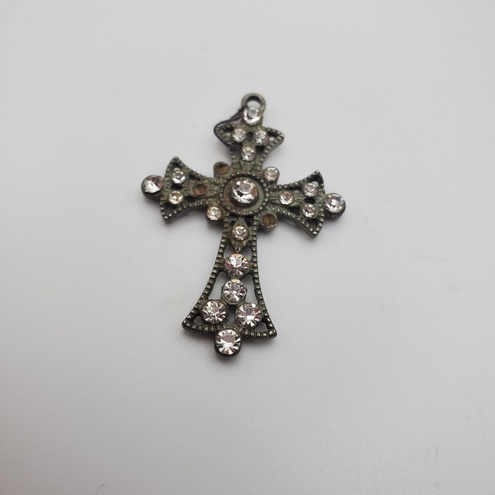 Cathedral cross necklace‎ pendant missing a few stones